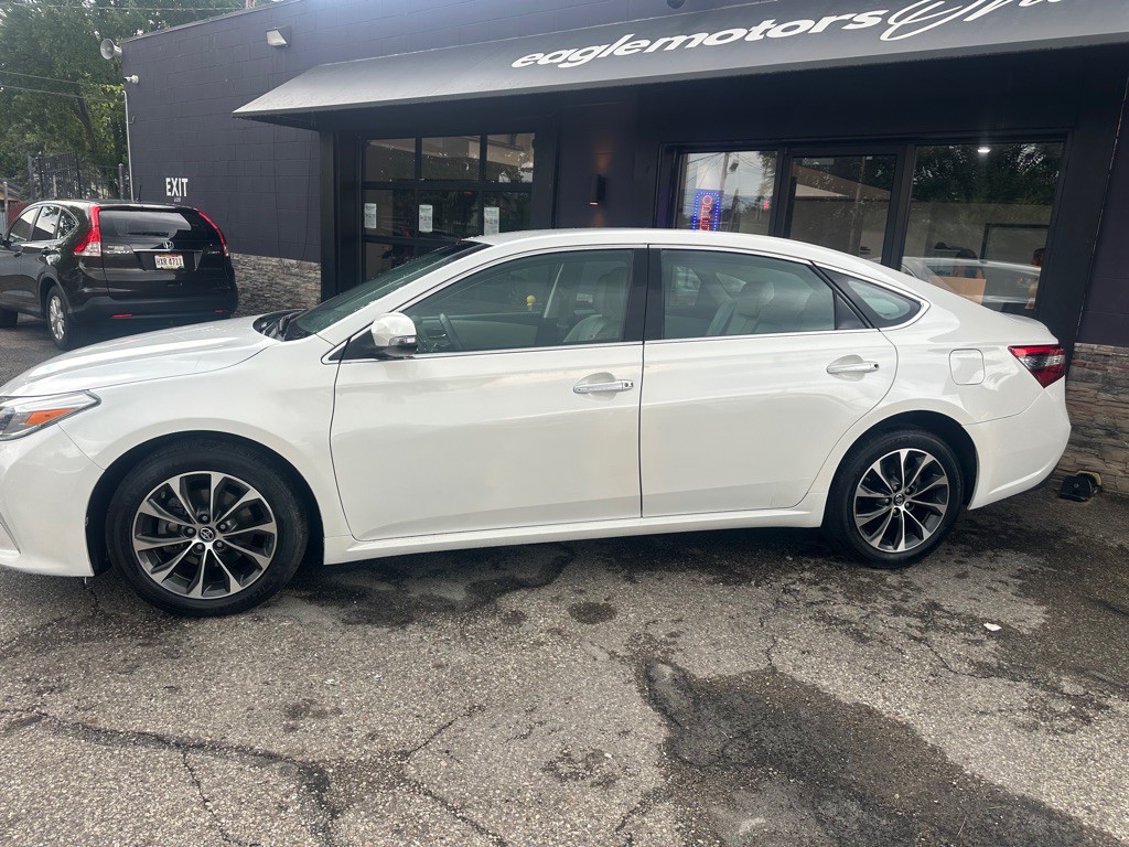2016 Toyota Avalon Image 7