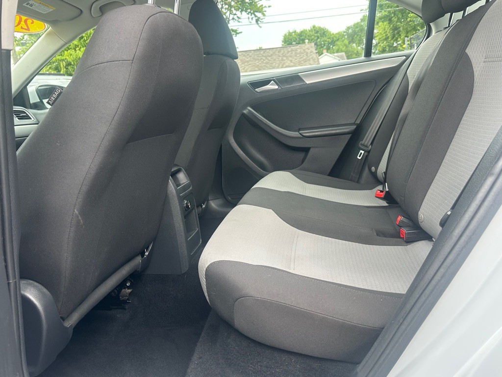 2017 Volkswagen Jetta Image 6