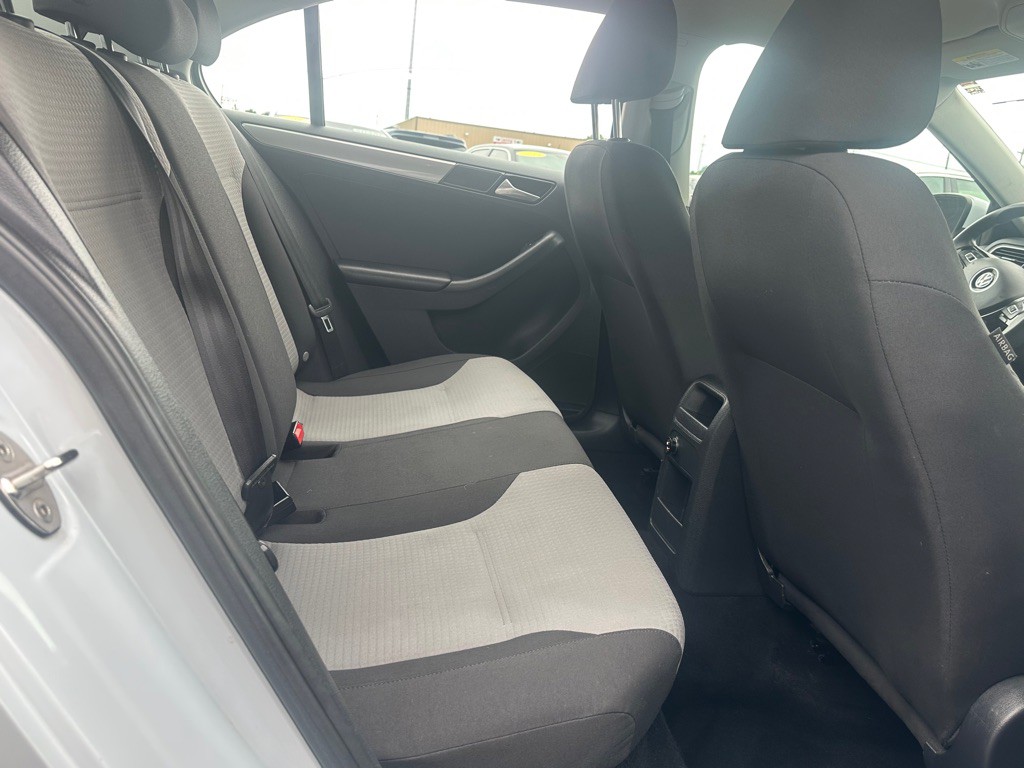 2017 Volkswagen Jetta Image 7
