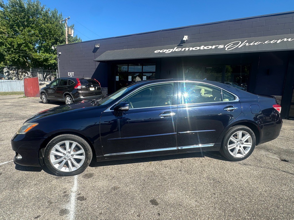 2010 Lexus ES Image 2