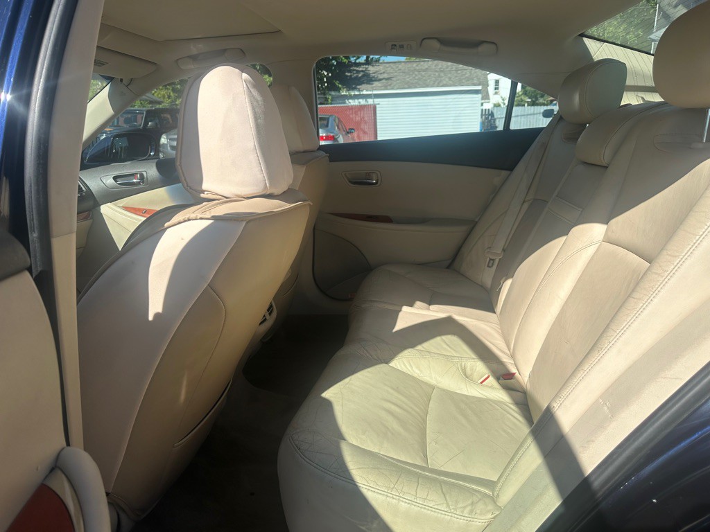 2010 Lexus ES Image 4