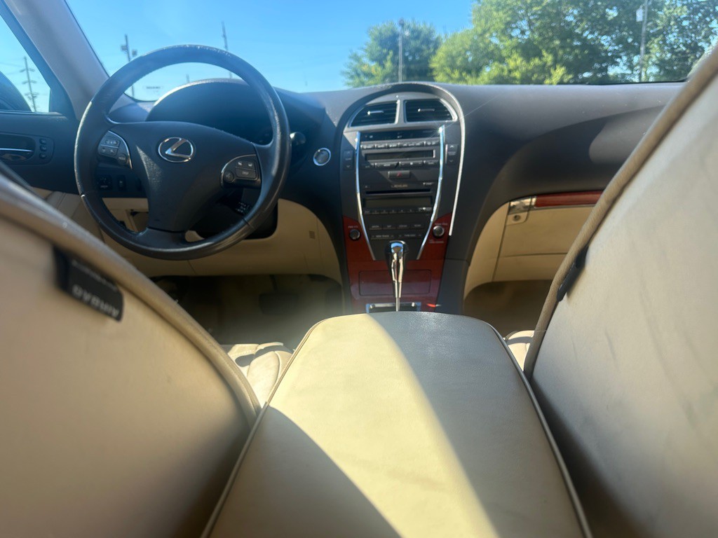 2010 Lexus ES Image 6