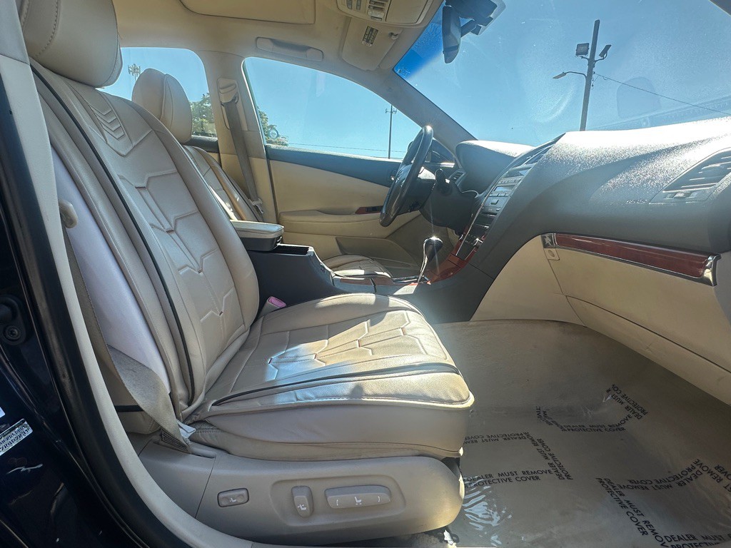 2010 Lexus ES Image 7