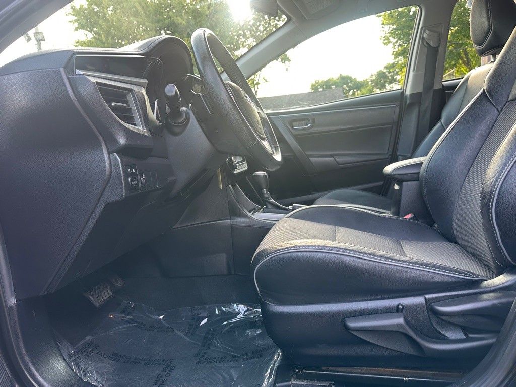 2015 Toyota Corolla Image 2