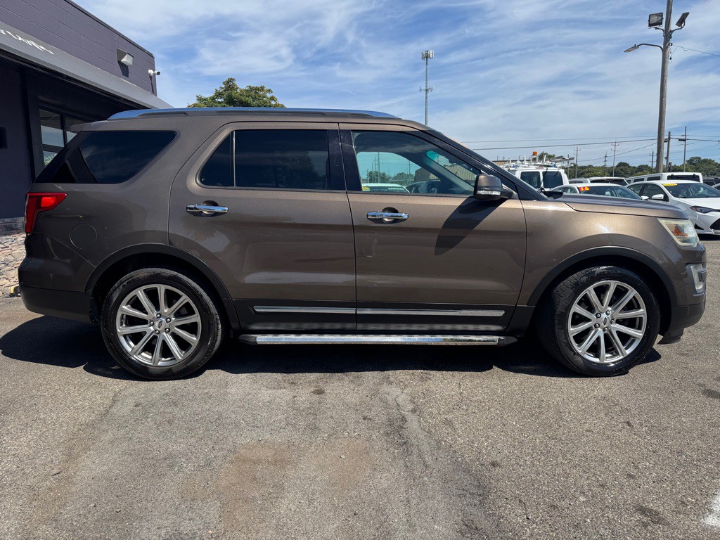 2016 Ford Explorer Image 3
