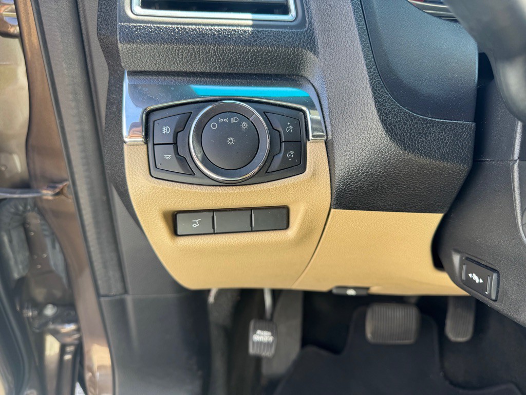 2016 Ford Explorer Image 11