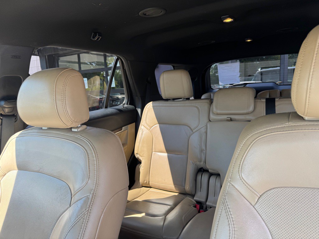 2016 Ford Explorer Image 14