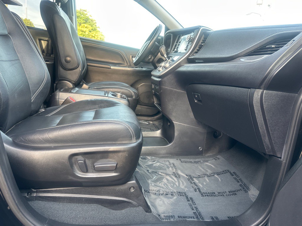 2020 Toyota Sienna Image 4