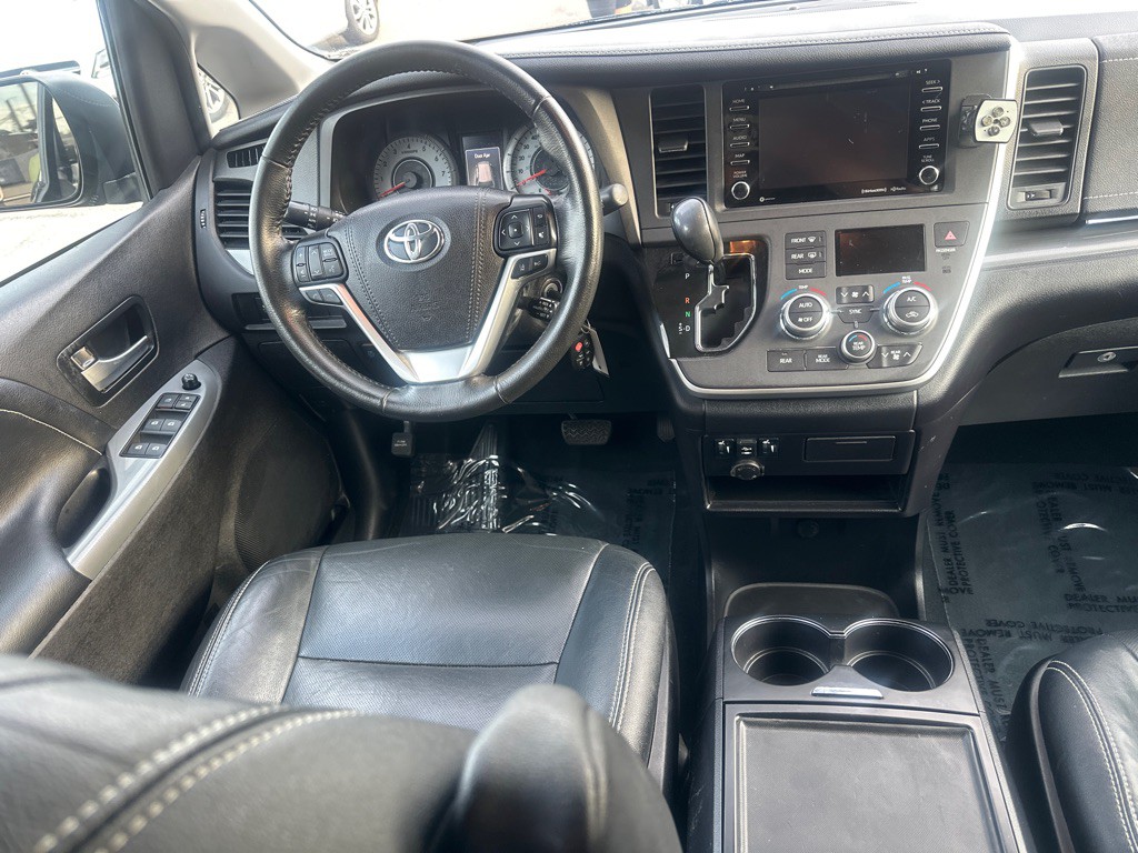2020 Toyota Sienna Image 7