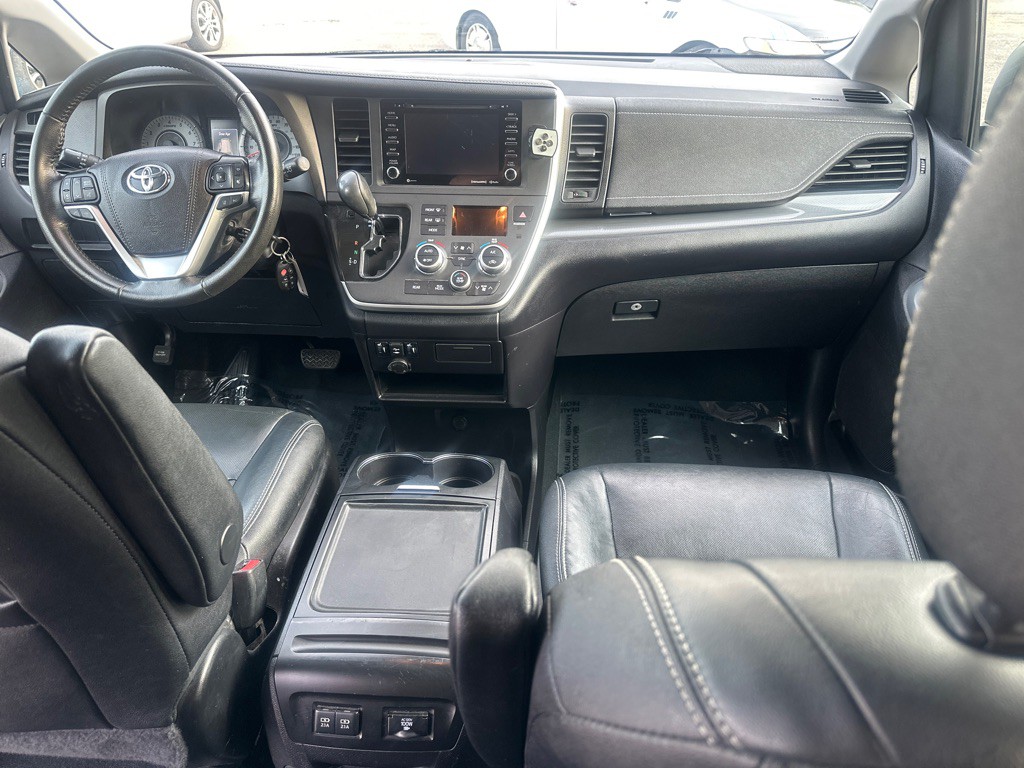 2020 Toyota Sienna Image 8