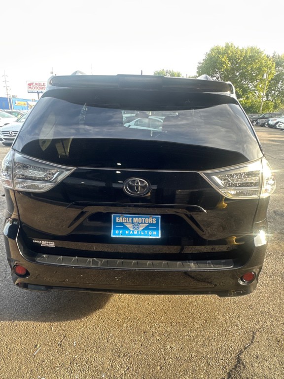 2020 Toyota Sienna Image 9