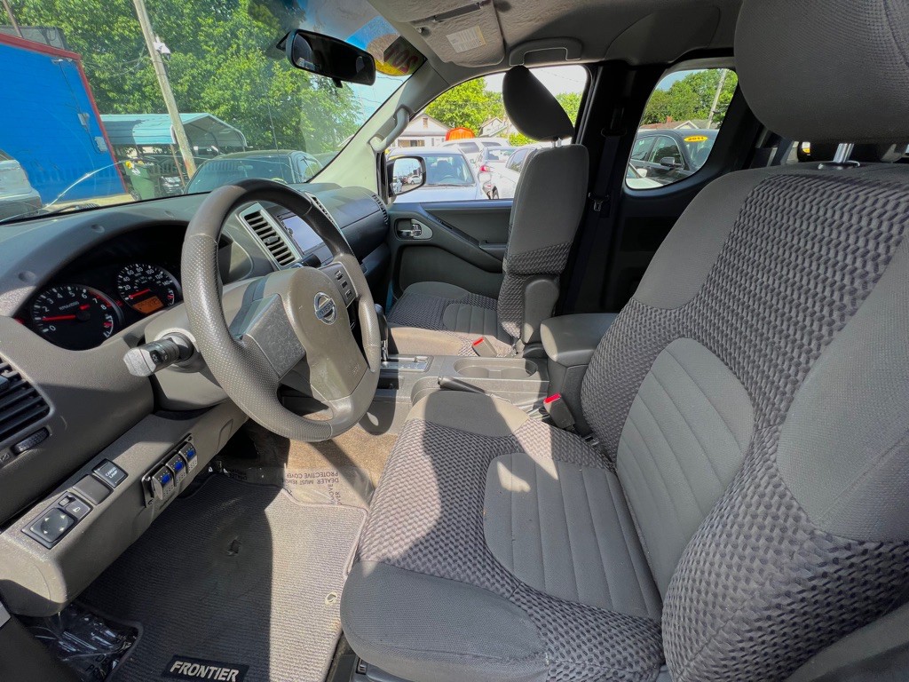 2012 Nissan Frontier Image 9