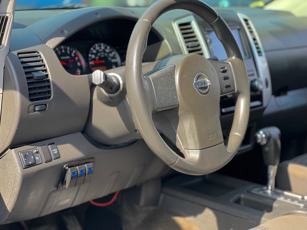 2012 Nissan Frontier Image 12