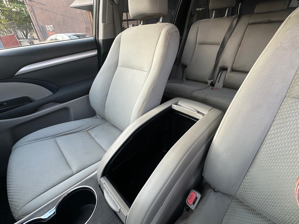 2014 Toyota Highlander Image 11