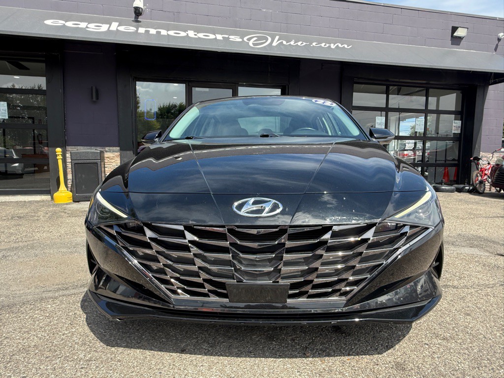 2022 Hyundai Elantra Image 2