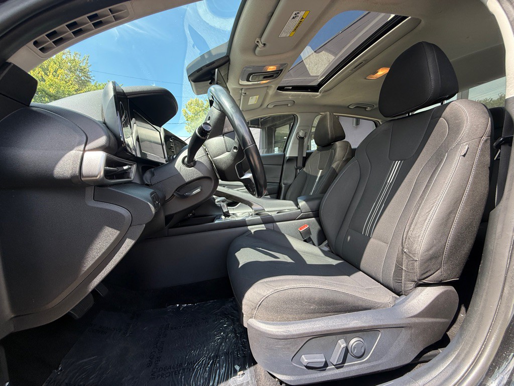 2022 Hyundai Elantra Image 3