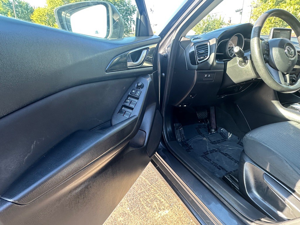 2015 Mazda Mazda3 Image 4