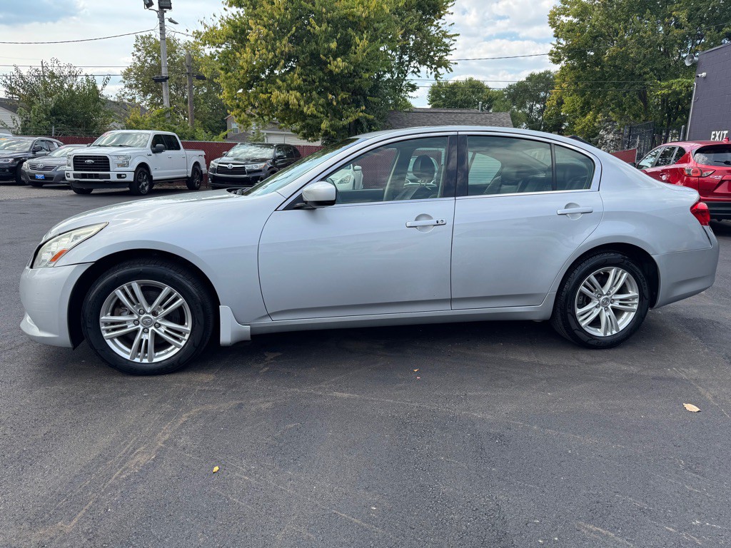 2013 INFINITI G37 Image 3