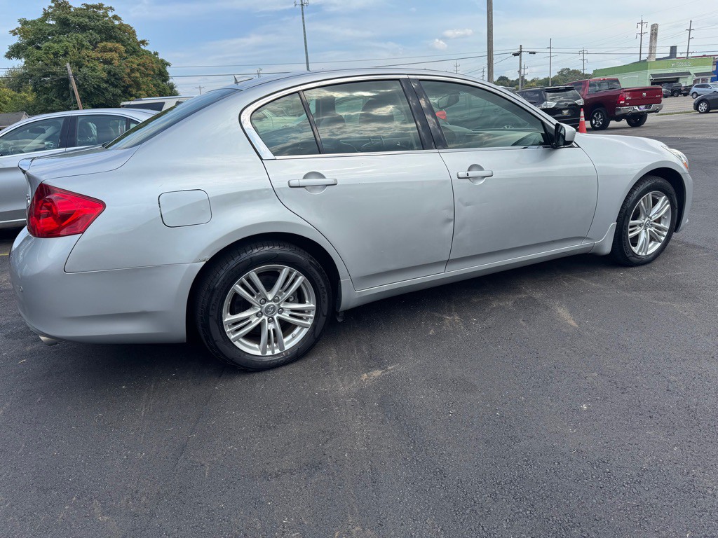 2013 INFINITI G37 Image 5
