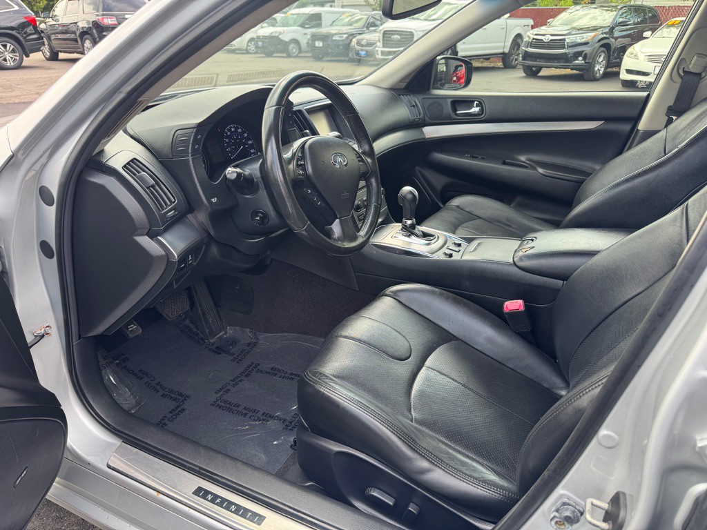 2013 INFINITI G37 Image 8