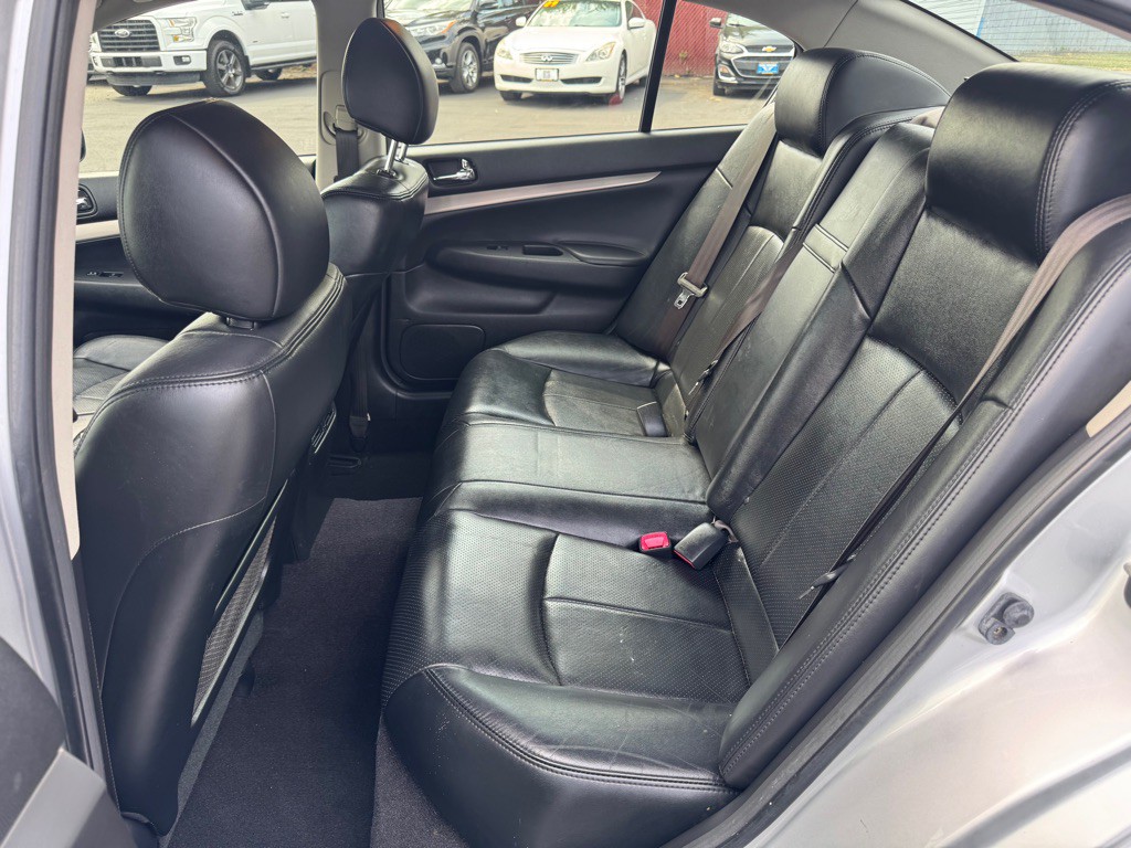 2013 INFINITI G37 Image 13