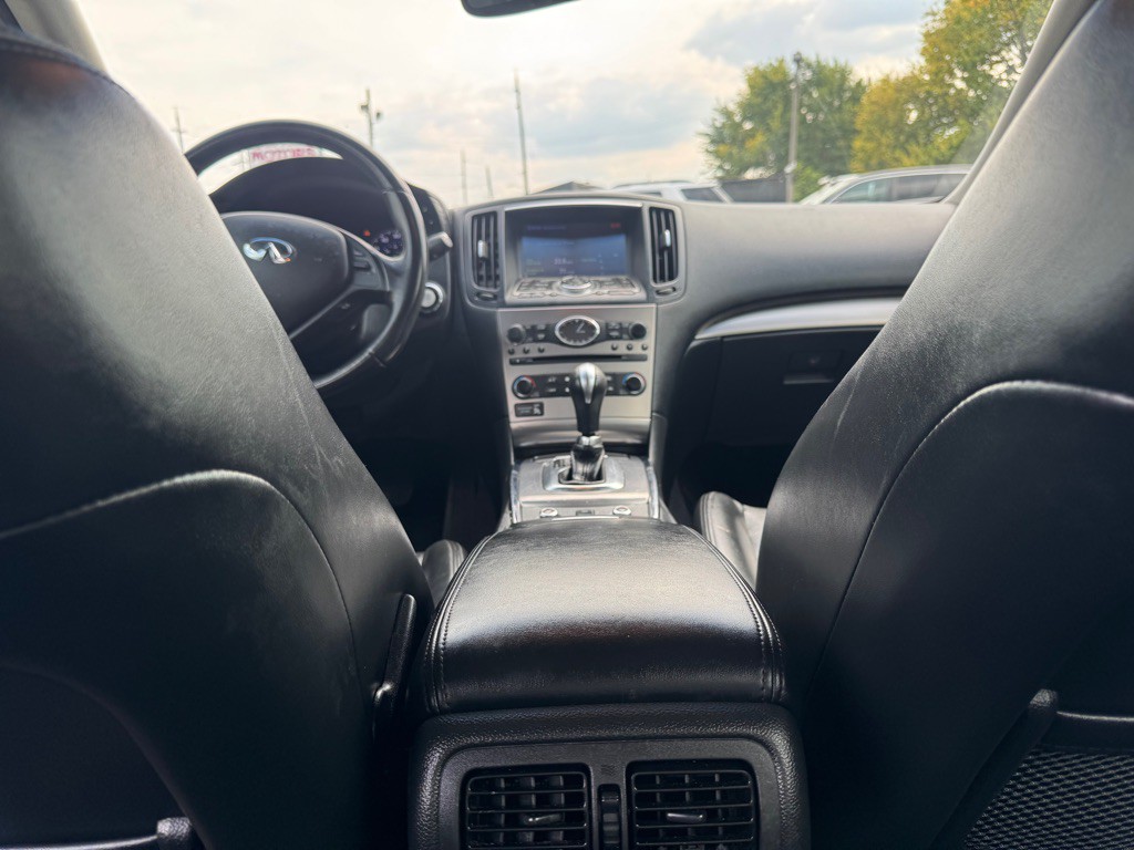 2013 INFINITI G37 Image 16