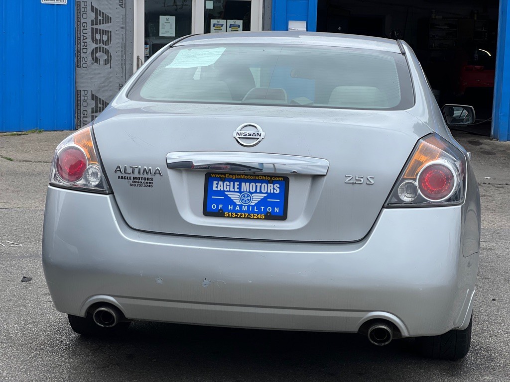2011 Nissan Altima Image 2