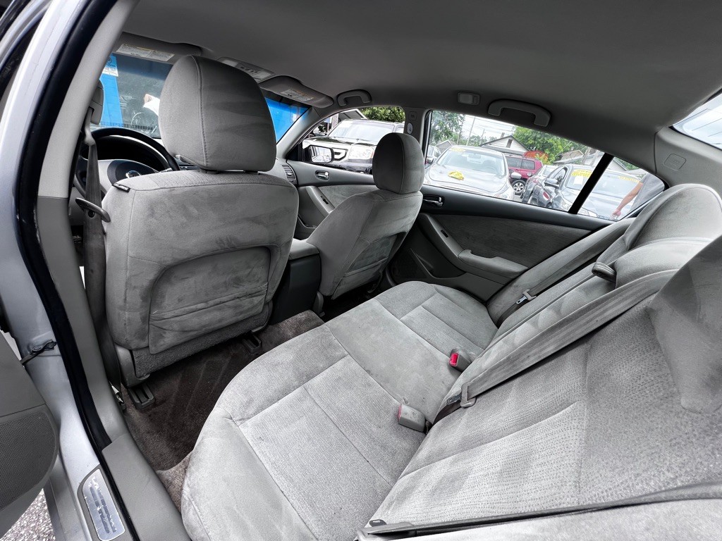 2011 Nissan Altima Image 4