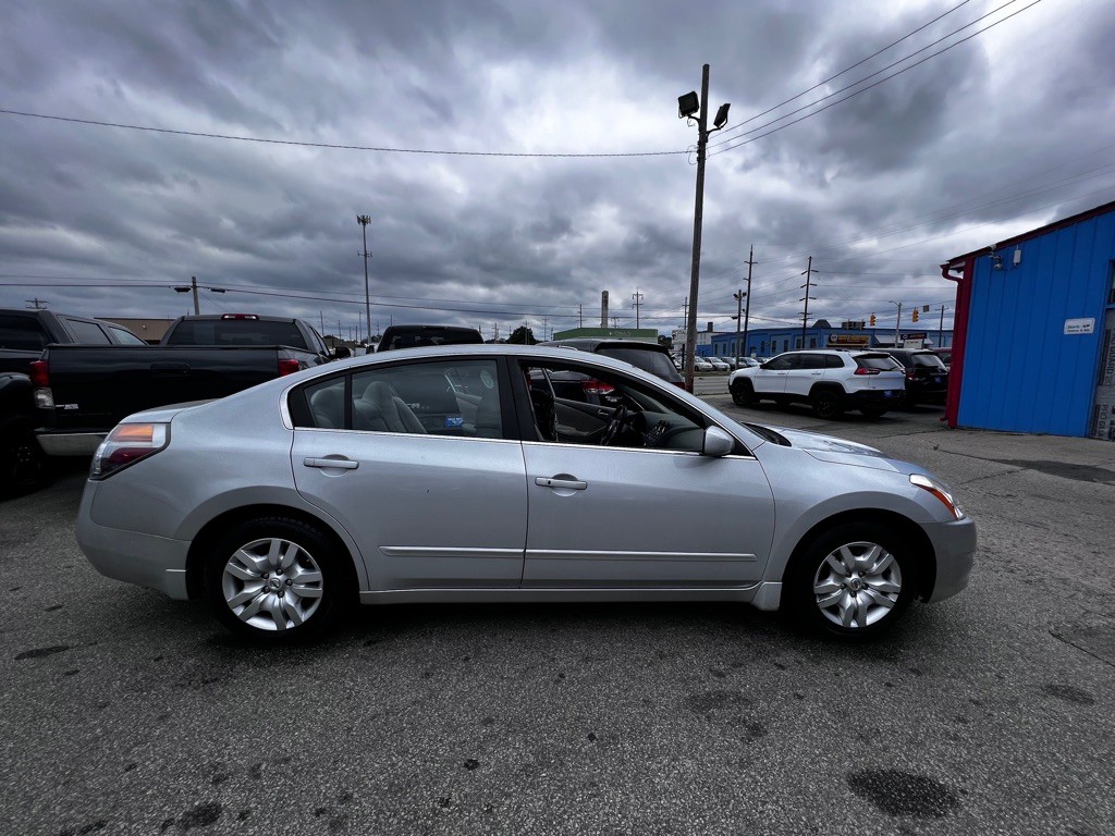 2011 Nissan Altima Image 6