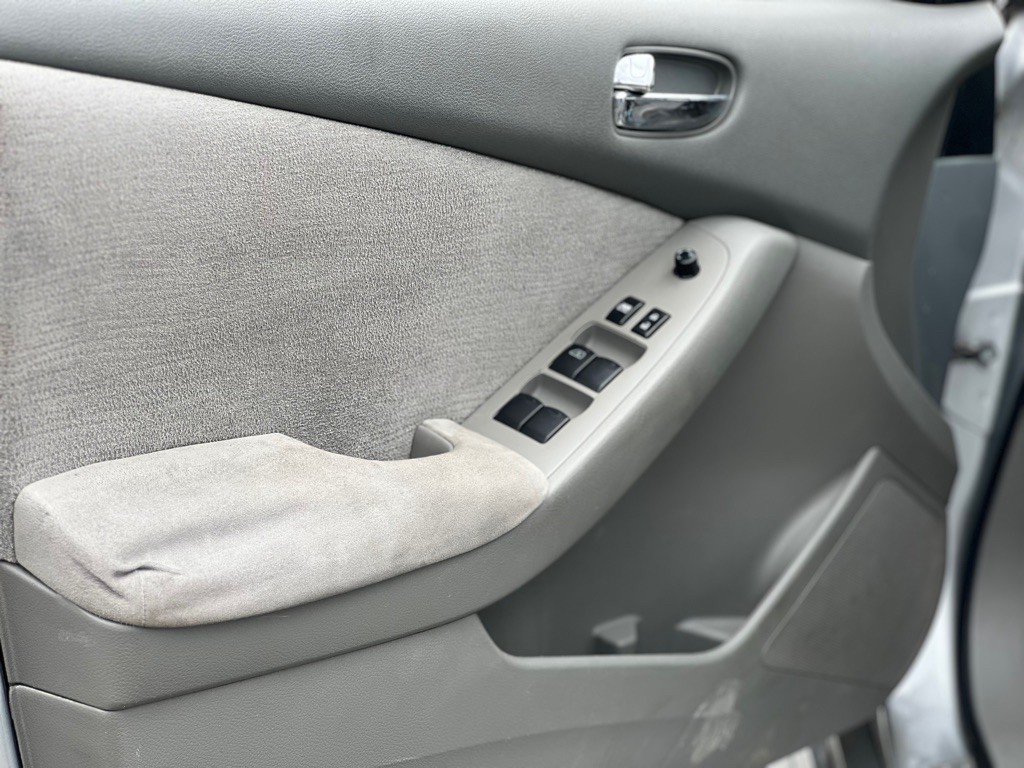 2011 Nissan Altima Image 8