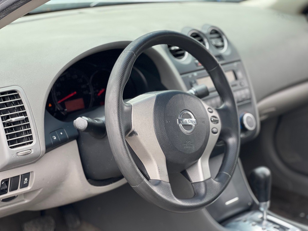 2011 Nissan Altima Image 9