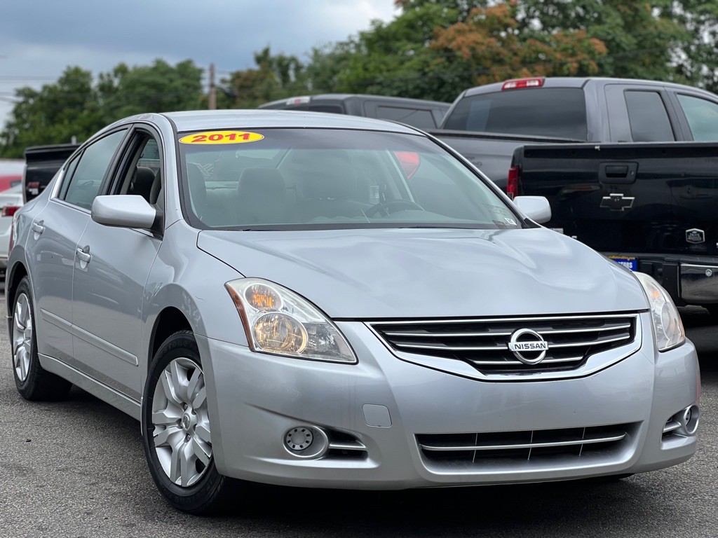2011 Nissan Altima Image 10