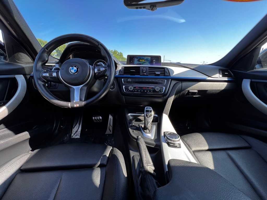 2014 BMW 3 Series Image 21