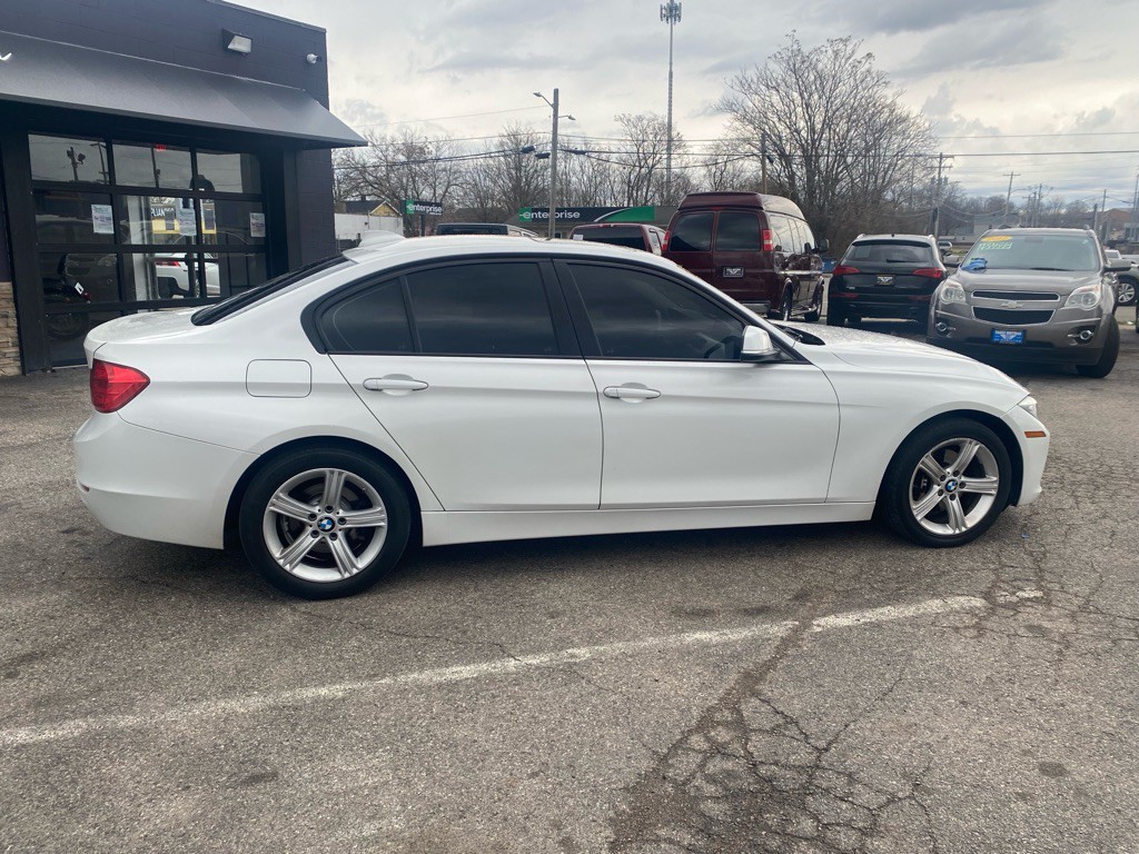 2014 BMW 3 Series Image 8