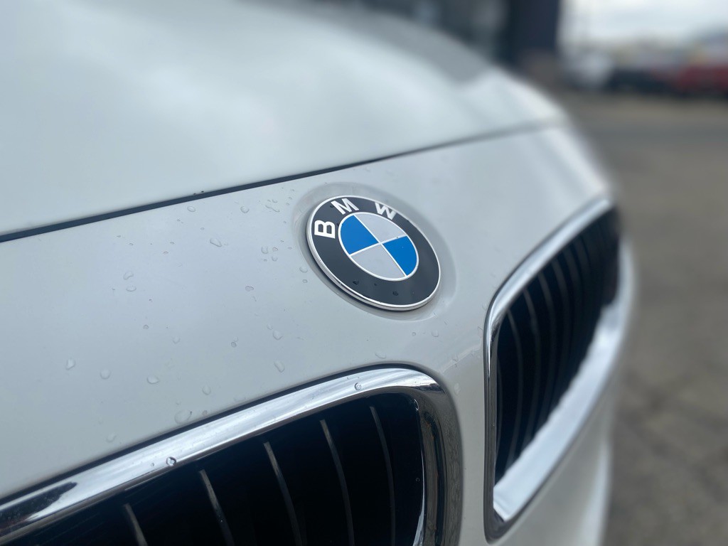 2014 BMW 3 Series Image 9