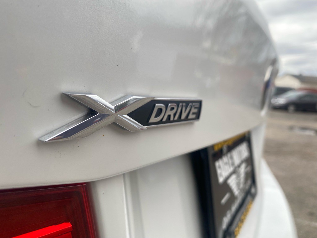 2014 BMW 3 Series Image 12