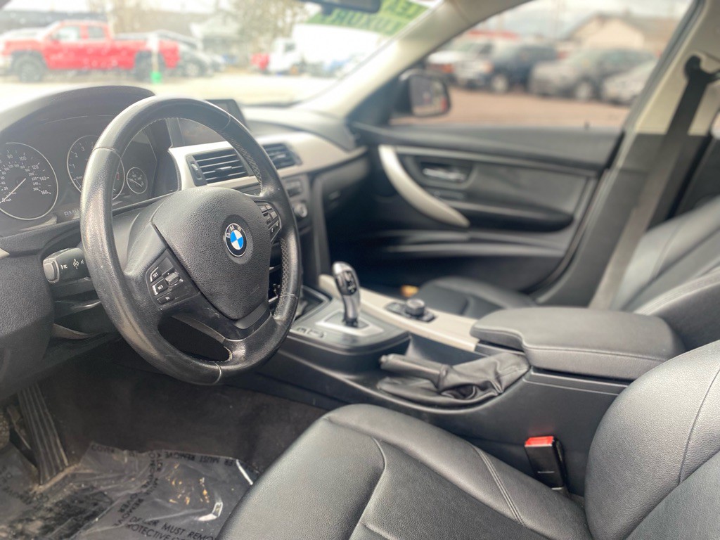 2014 BMW 3 Series Image 15