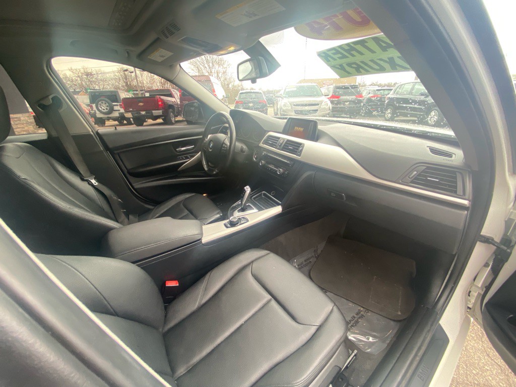 2014 BMW 3 Series Image 18