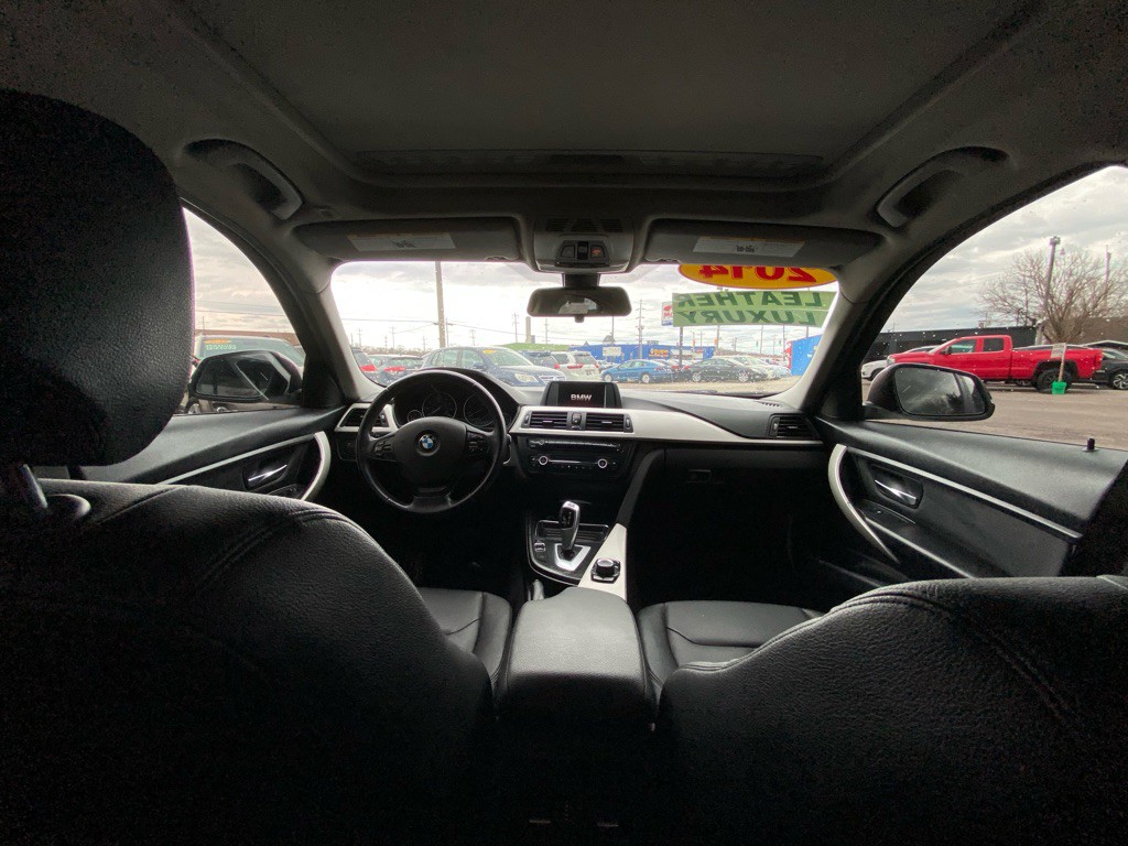 2014 BMW 3 Series Image 20