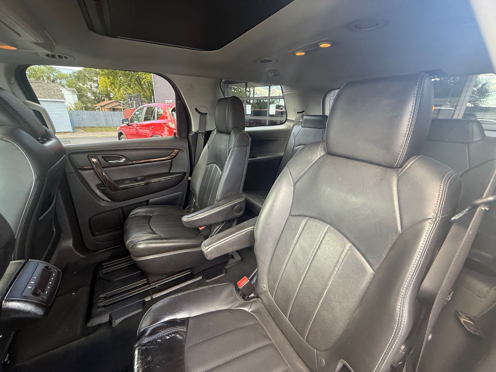 2016 GMC Acadia Image 3