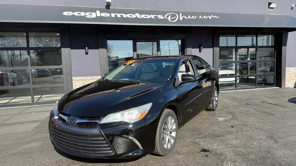 2016 Toyota Camry Image 1