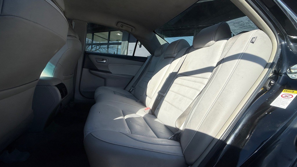 2016 Toyota Camry Image 4