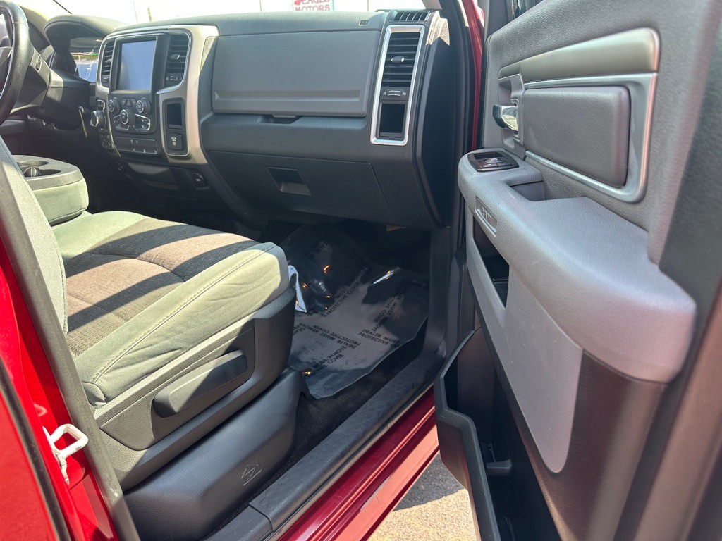 2014 RAM 1500 Image 9