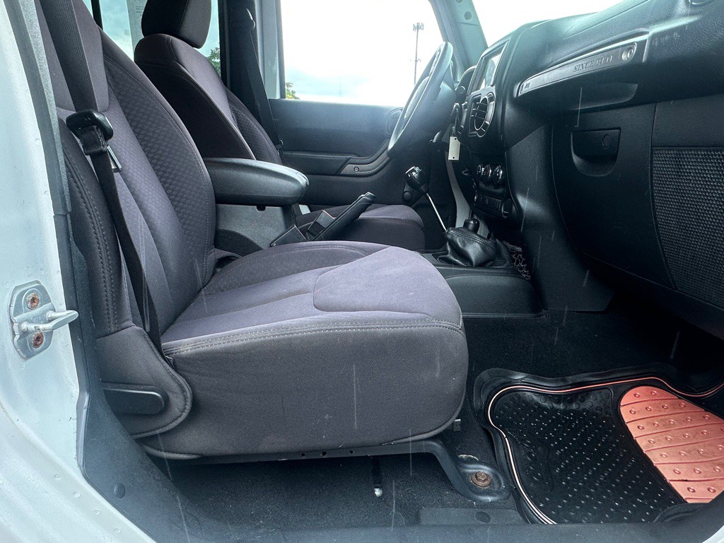 2013 Jeep Wrangler Unlimited Image 6