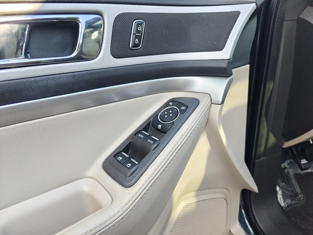 2014 Ford Explorer Image 10