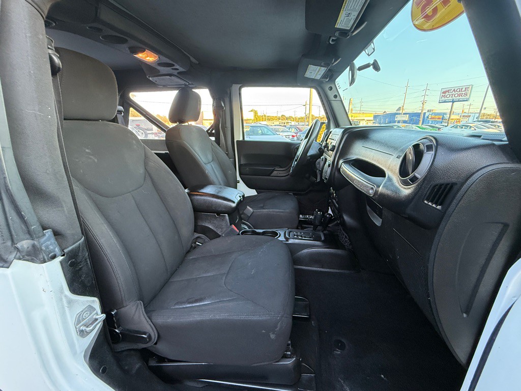 2015 Jeep Wrangler Image 8