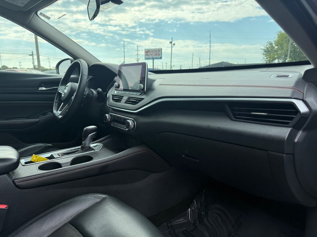 2019 Nissan Altima Image 8