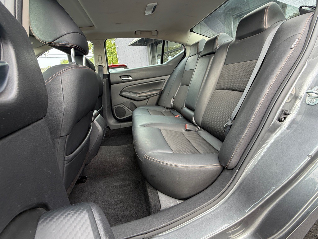 2019 Nissan Altima Image 12