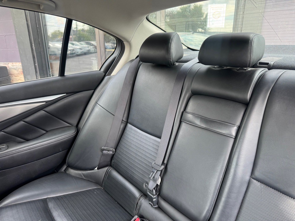 2018 INFINITI Q50 Image 17