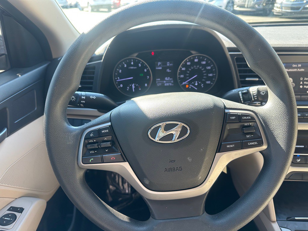 2017 Hyundai Elantra Image 6